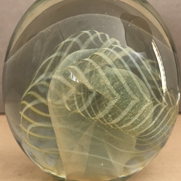 COLLECTORS SIGNED PAPERWEIGHT ENTWINED - Picture 7 of 13